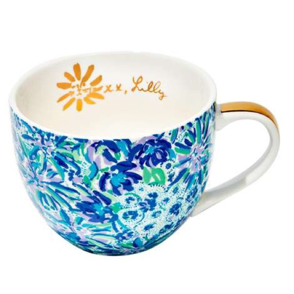 Lilly Pulitzer floral mug set with gold details. Collectors piece